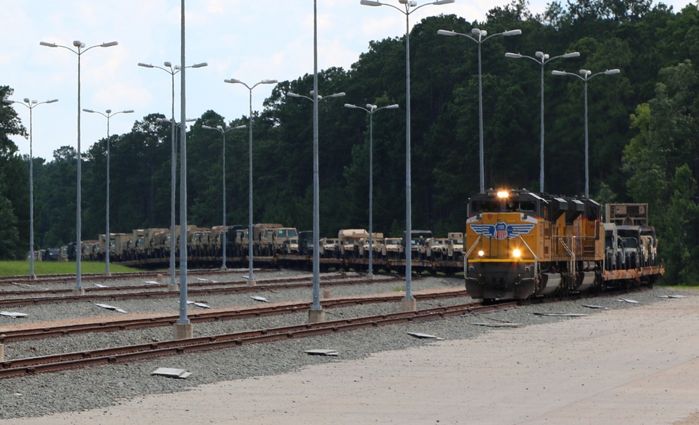 76th arrives at Fort Polk, shares railhead