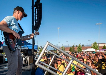 Lt. Dan Band rocks JBLM