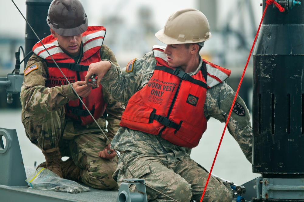 Army Reserve, Active Army construct massive causeway during Exercise Big LOTS West