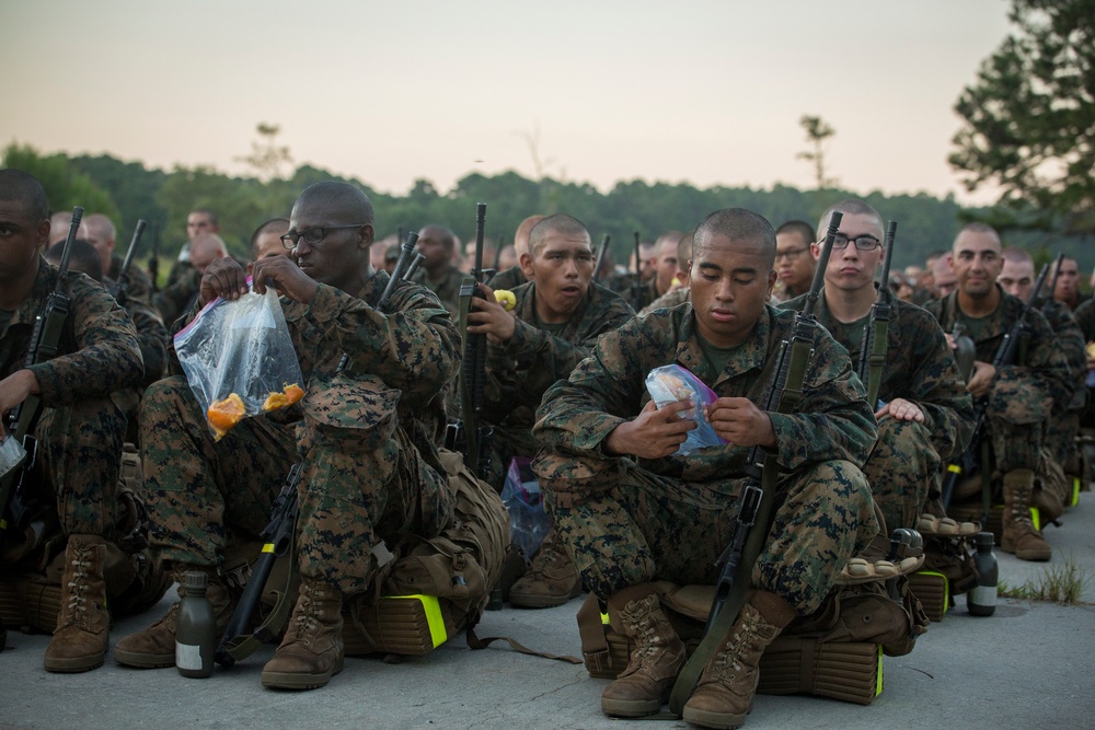 Parris Island recruits hike closer to title Marine