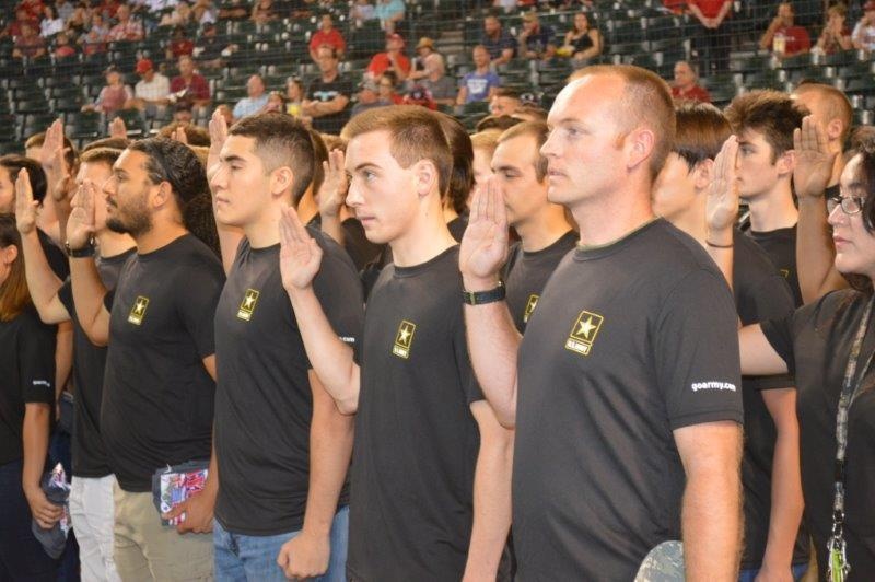 Phoenix Recruiting Battalion holds mass enlistment at MLB game