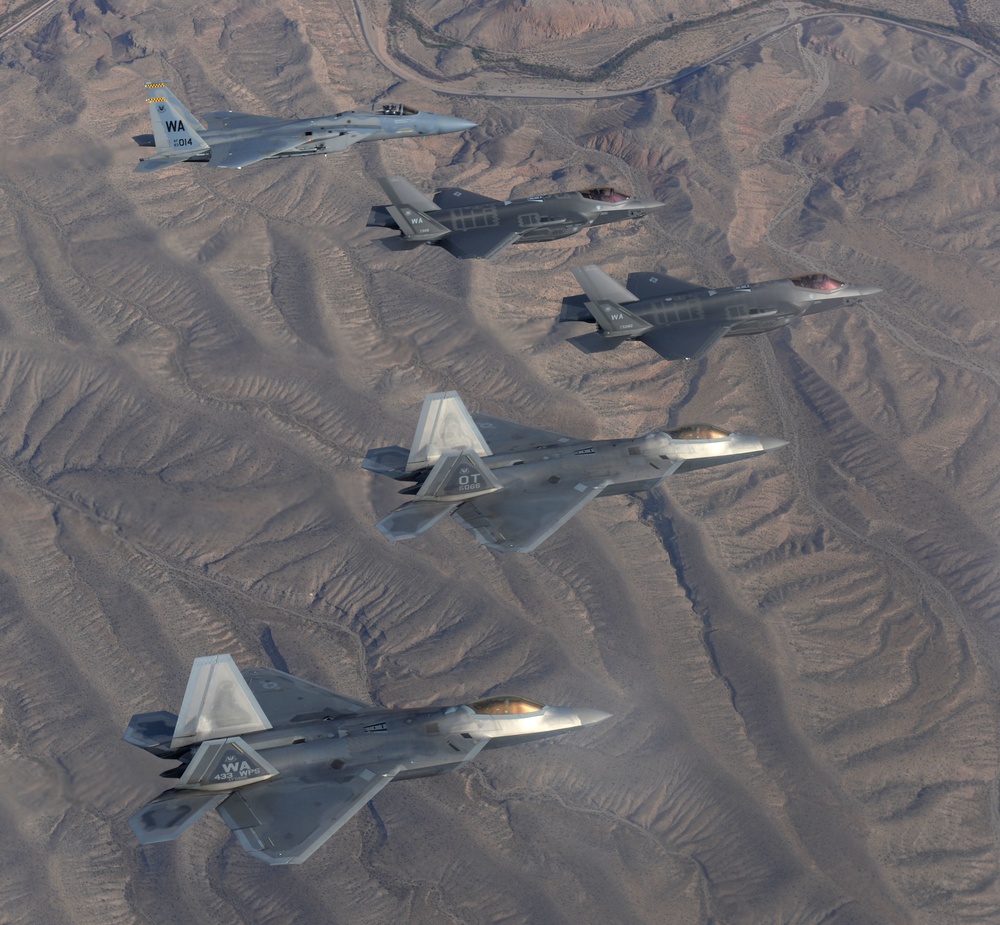 433rd WS integrates with new 6th WS F-35s