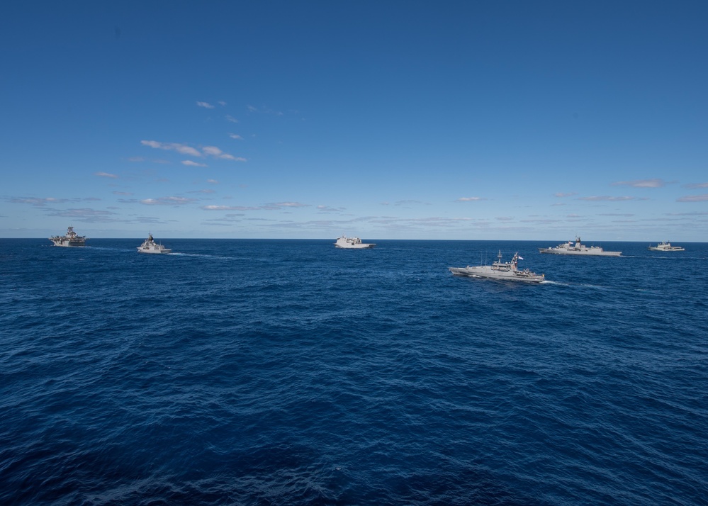 U.S., Australian and New Zealand Navy 19-ship formation for Talisman Saber 2017