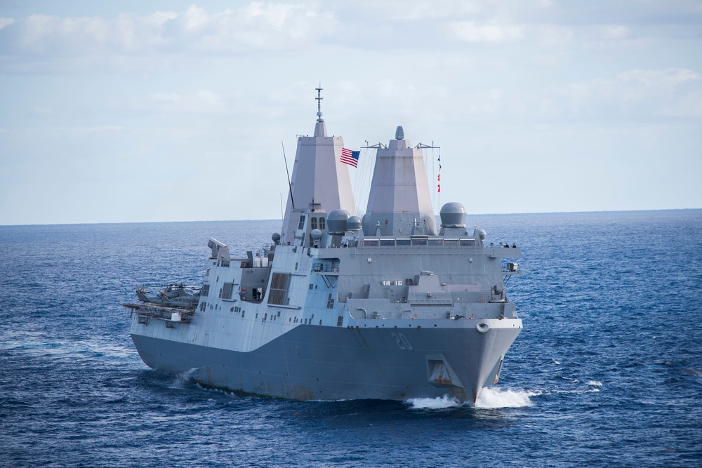 Combined Amphibious Force sails together for Talisman Saber 17