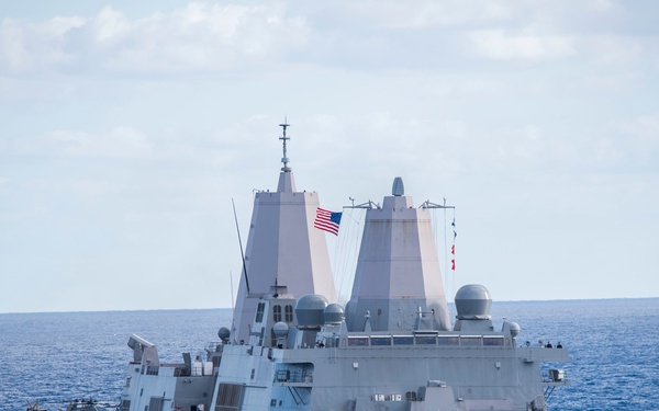 Combined Amphibious Force sails together for Talisman Saber 17