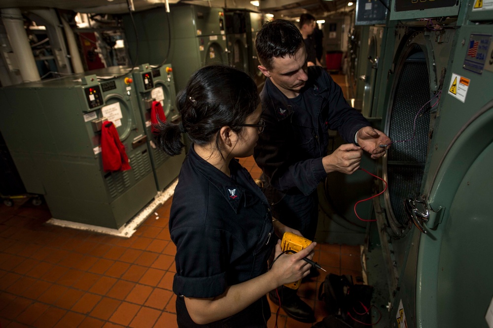 GHWB is the flagship of Carrier Strike Group (CSG) 2, which is comprised of the staff of CSG-2, GHWB, the nine squadrons and staff of Carrier Air Wing (CVW) 8, Destroyer Squadron (DESRON) 22 staff and guided-missile destroyers USS Laboon (DDG 58) and US..