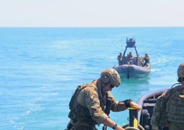 Ukrainian Naval SOF train with US SOF at Sea Breeze 17 in Black Sea