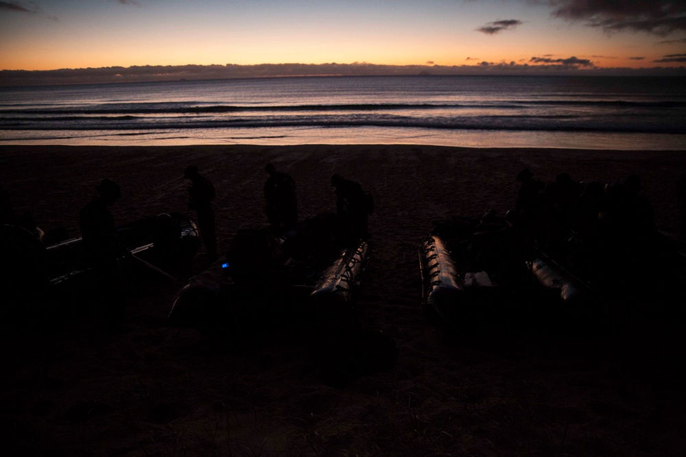 Marines in boats participate in Talisman Saber 2017