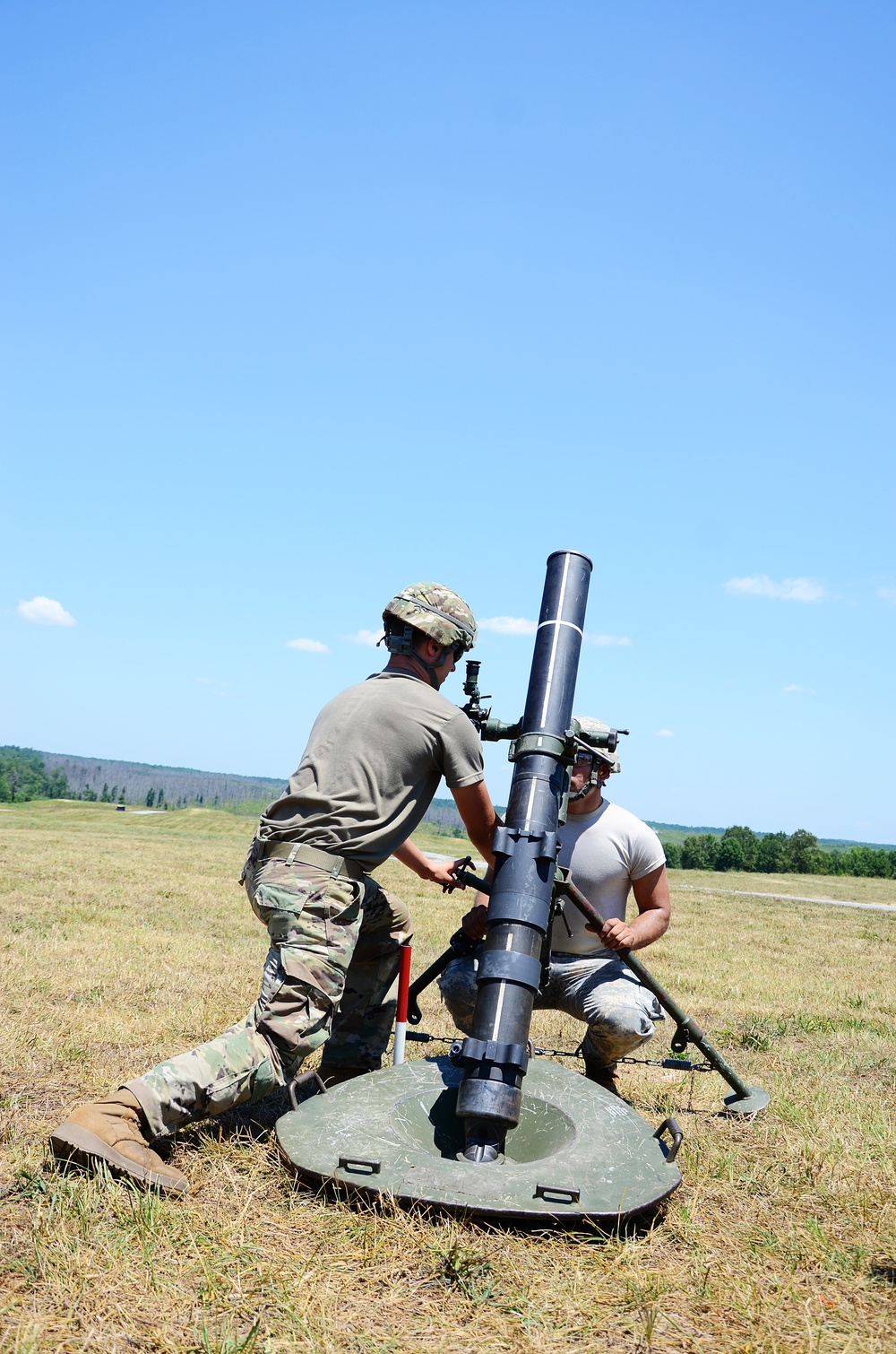 11C students live fire mortars