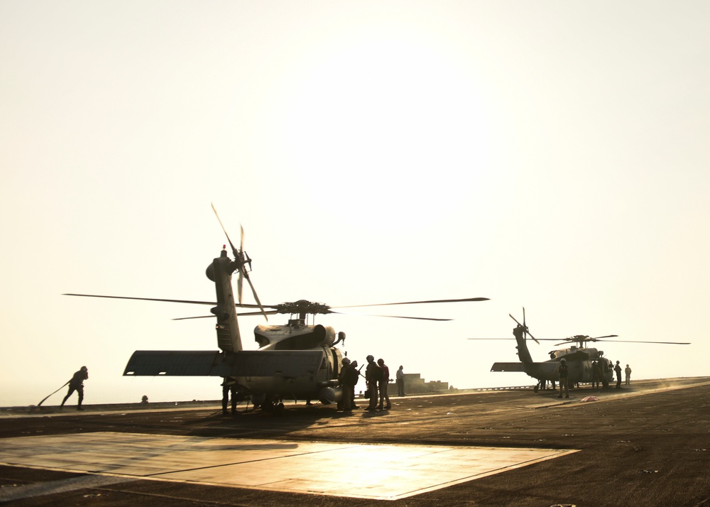 Nimitz Operates In Arabian Gulf