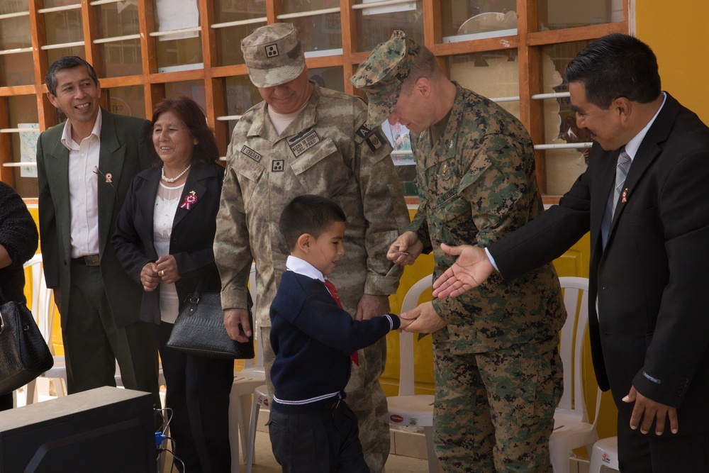 UNITAS 2017: Marines deliver aid to Huarmey