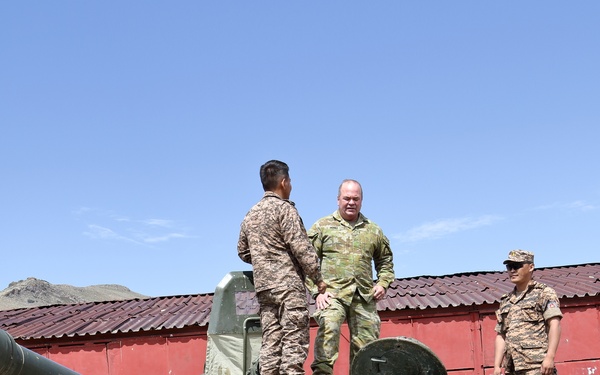 Maj. Gen. Noble, Deputy Commanding General-North for USARPAC visits Khaan Quest