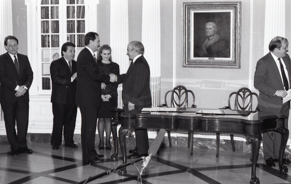 Signing for Uruguayan 1990 Reconstruction