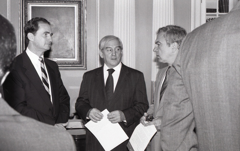 Signing for Uruguayan 1990 Reconstruction