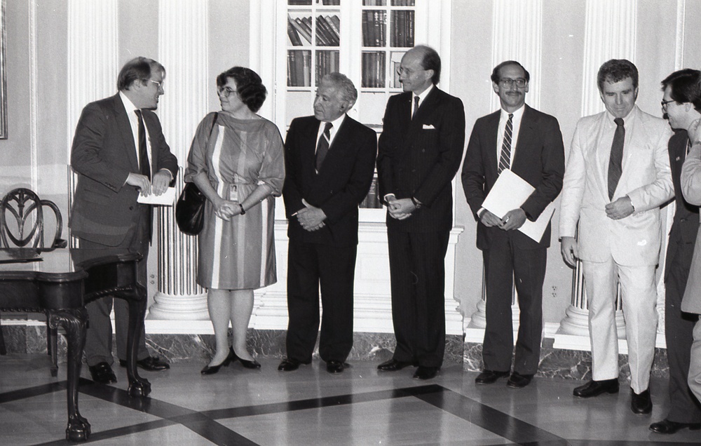 Signing for Uruguayan 1990 Reconstruction