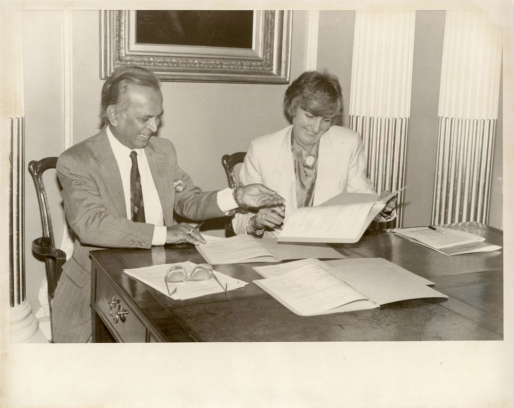 Signing Bangladesh 1990