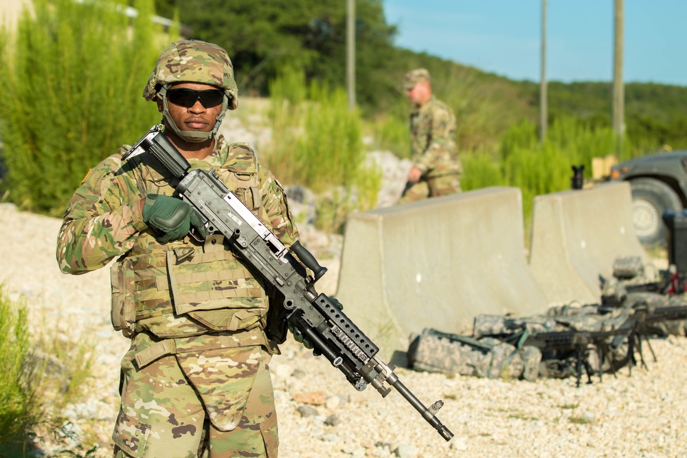 Soldiers prepare for rifle qualifications
