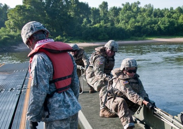Multi-component engineers build bridges at River Assault 2017