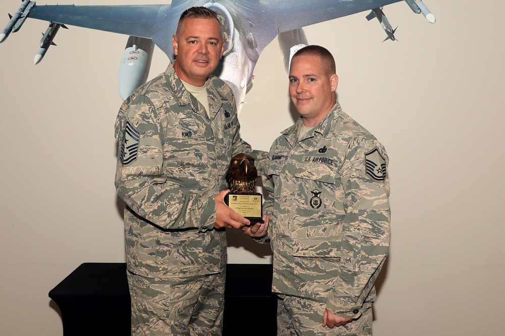 1st Air Force Command Chief Master Sgt. Richard King Visits 177FW