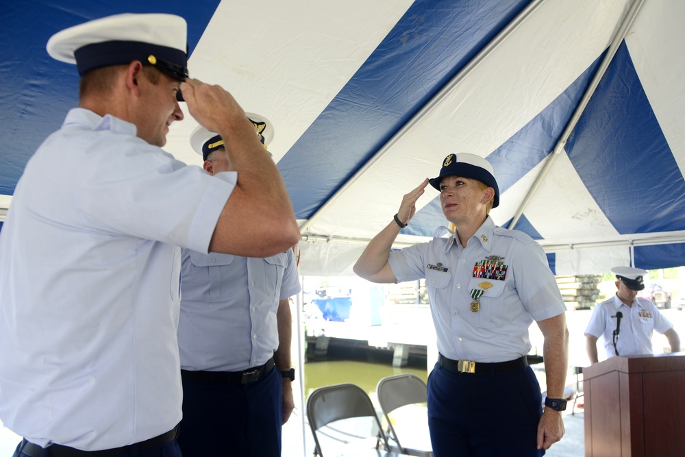 Coast Guard Cutter Razorbill holds change of command ceremony