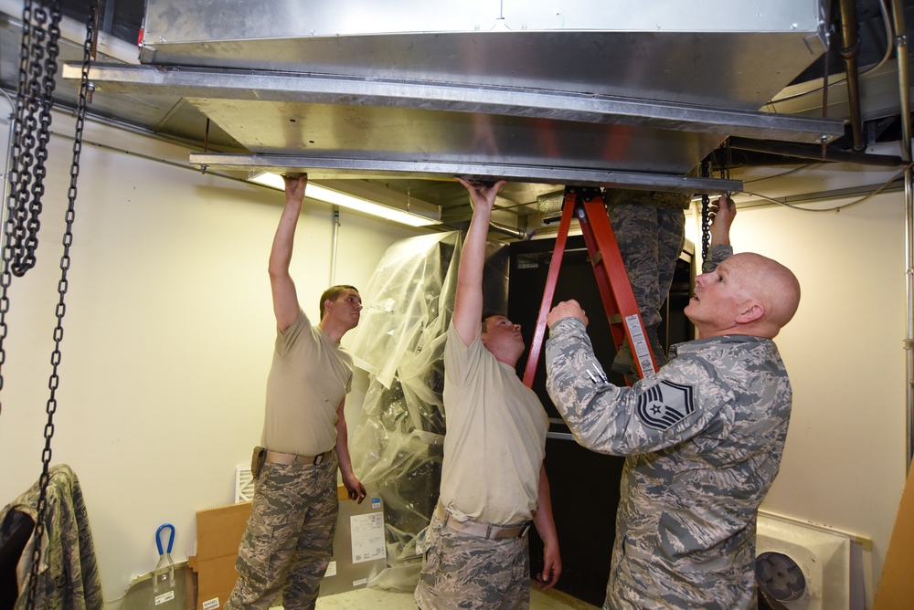 Oregon Air National Guardsmen Deploy for Training to Canada