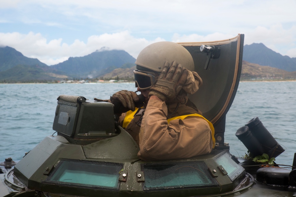 CAC AAV’s splash into the Pacific