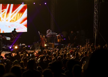 Shaggy performs at MCAS Iwakuni