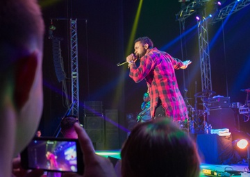 Shaggy performs at MCAS Iwakuni