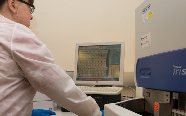 Wright-Patt lab screens urine chemistries for detecting cellular elements