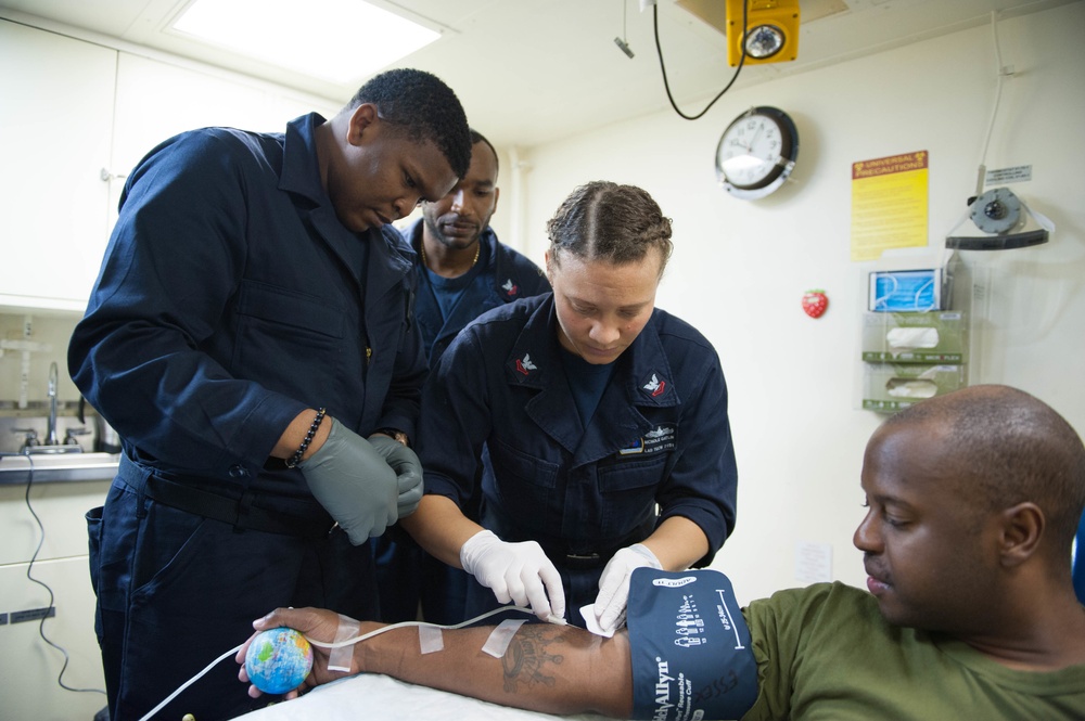 DVIDS Images Sailors train Medical treatments [Image 4 of 4]