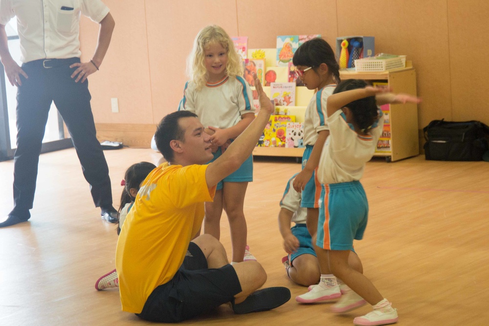 Sailors visit Japanese kindergarten students