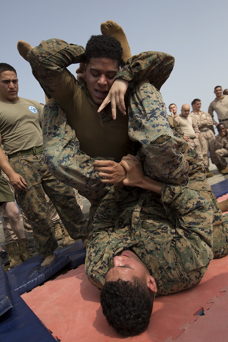 &quot;May the best win&quot; Marines compete in Teufel Hunden challenge
