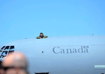 Canadian Forces airmen arrive in support of Mobility Guardian
