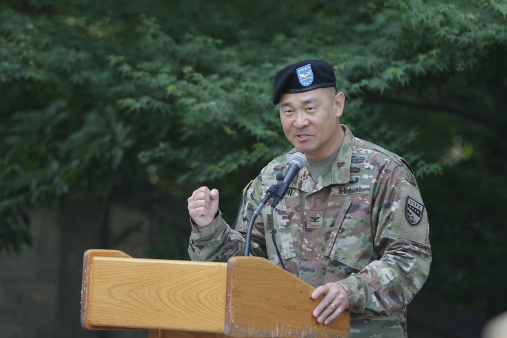 Outgoing commander says goodbye