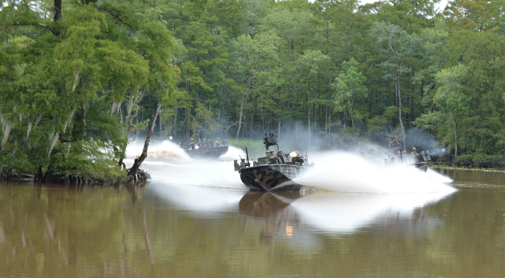 USASOC Commander Visits Stennis NSW Commands