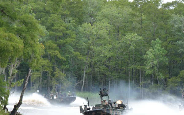 USASOC Commander Visits Stennis NSW Commands