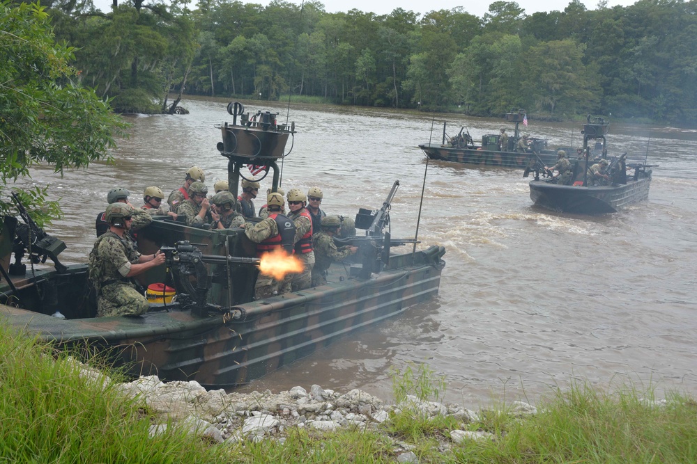 USASOC Commander Visits Stennis NSW Commands