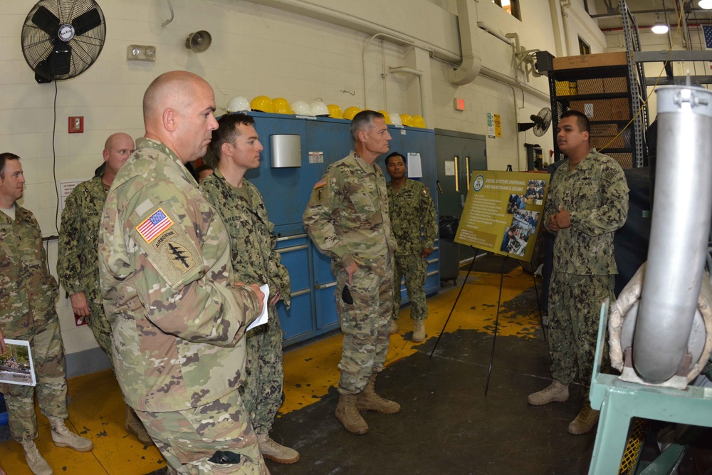 USASOC Commander Tours NAVSCIATTS