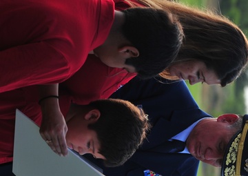 Coast Guard presents Gold Lifesaving Medal to family of Bandera, Texas, hero