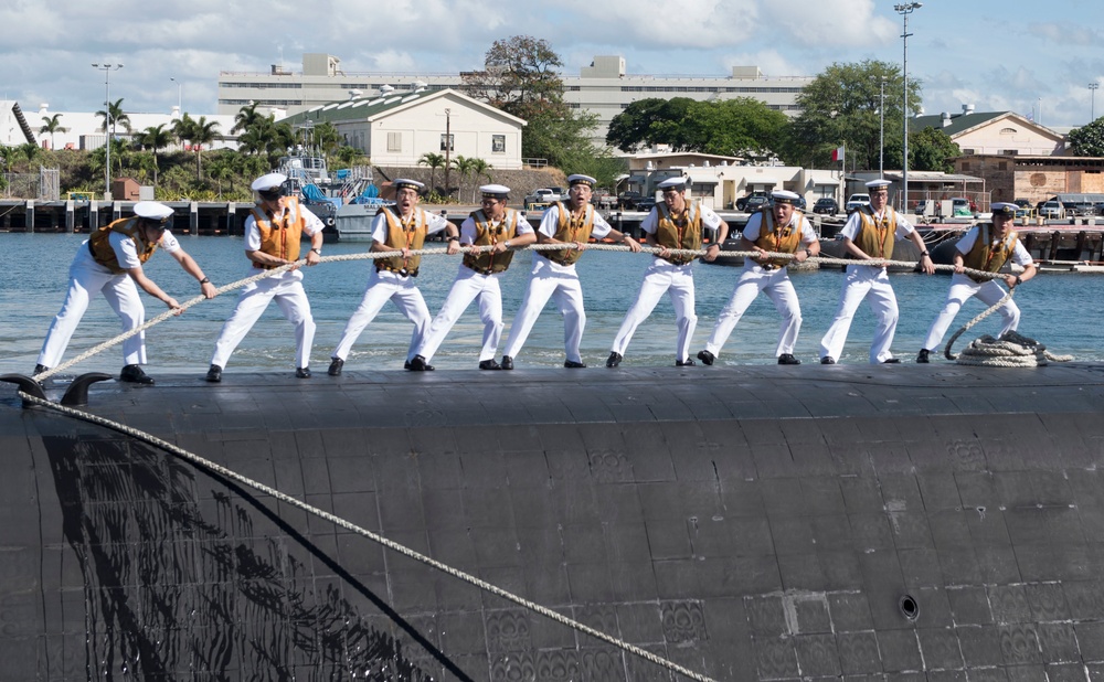 JMSDF Submarine Arrives in Pearl Harbor