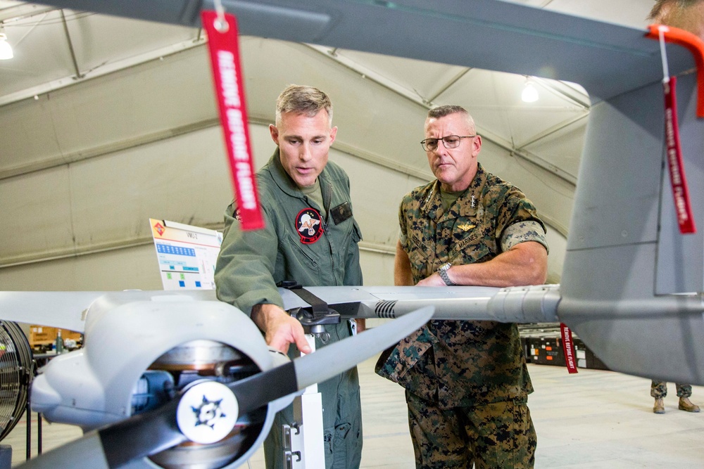 II MEF CG Visits MCAS Cherry Point