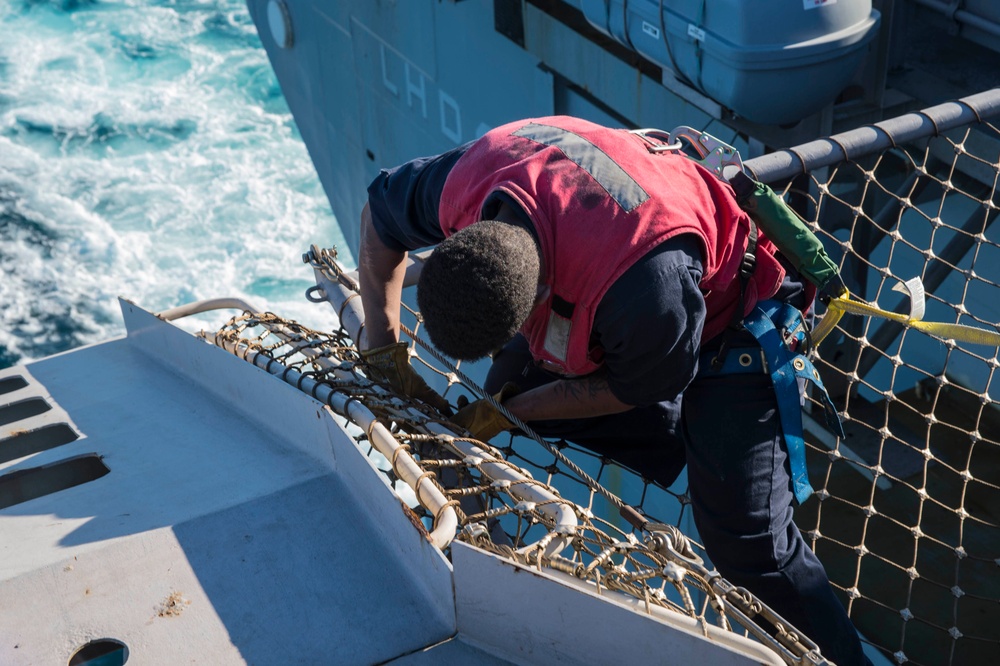 USS Bonhomme Richard arrives to Brisbane, Australia