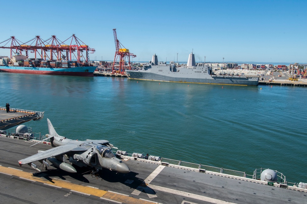 USS Bonhomme Richard arrives to Brisbane, Australia