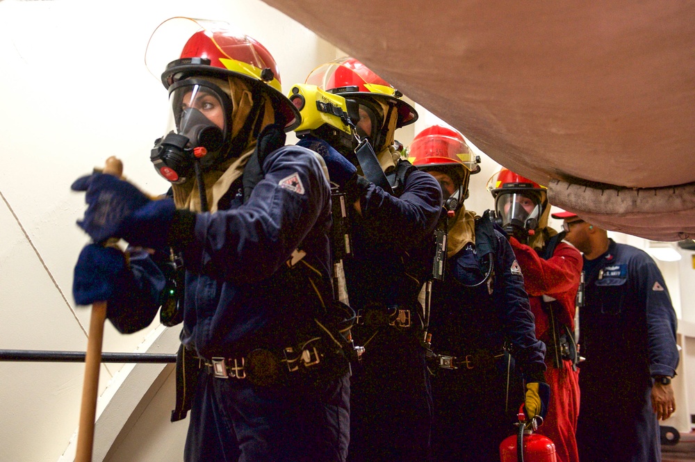 Sailors train to fight fire