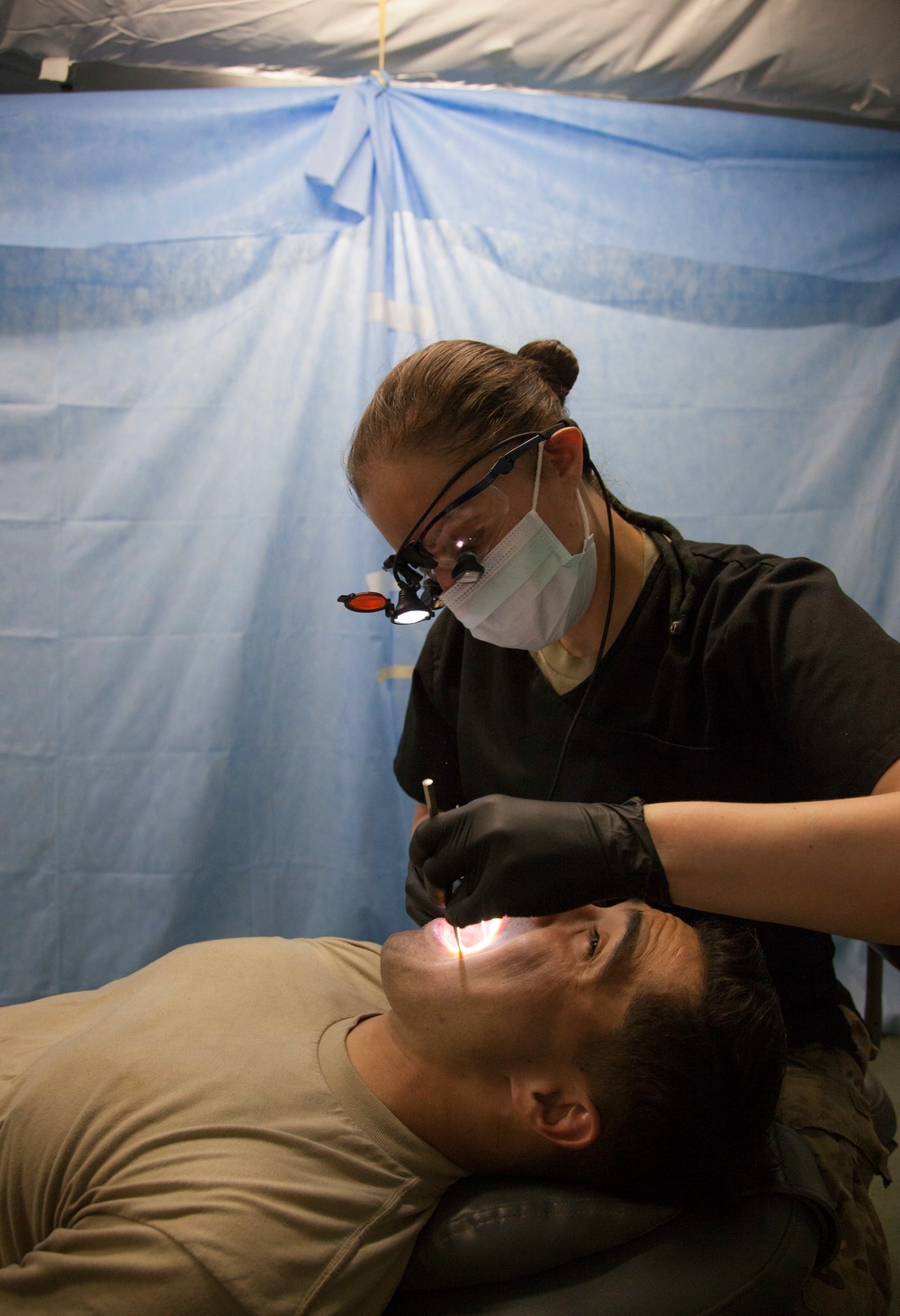 Soldiers Conduct Dental Training