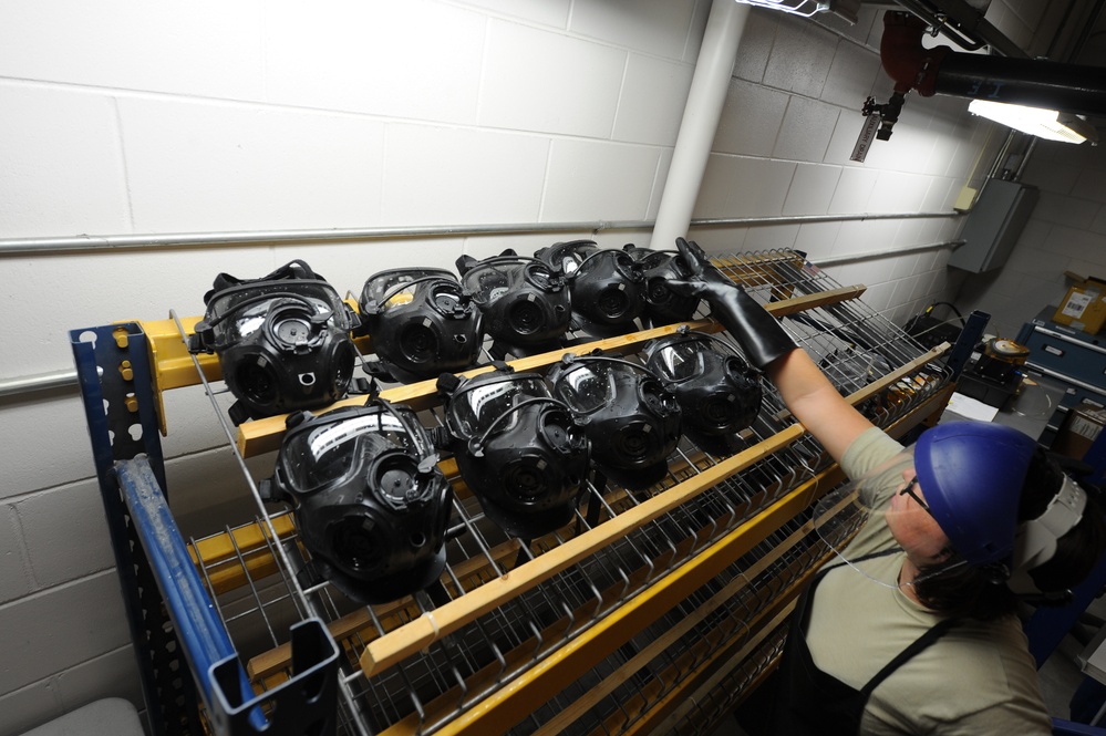 Air Commandos sanitize gas masks