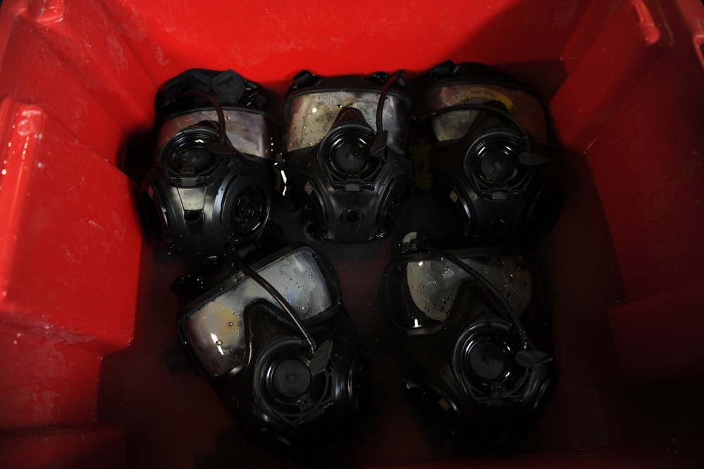 Air Commandos sanitize gas masks