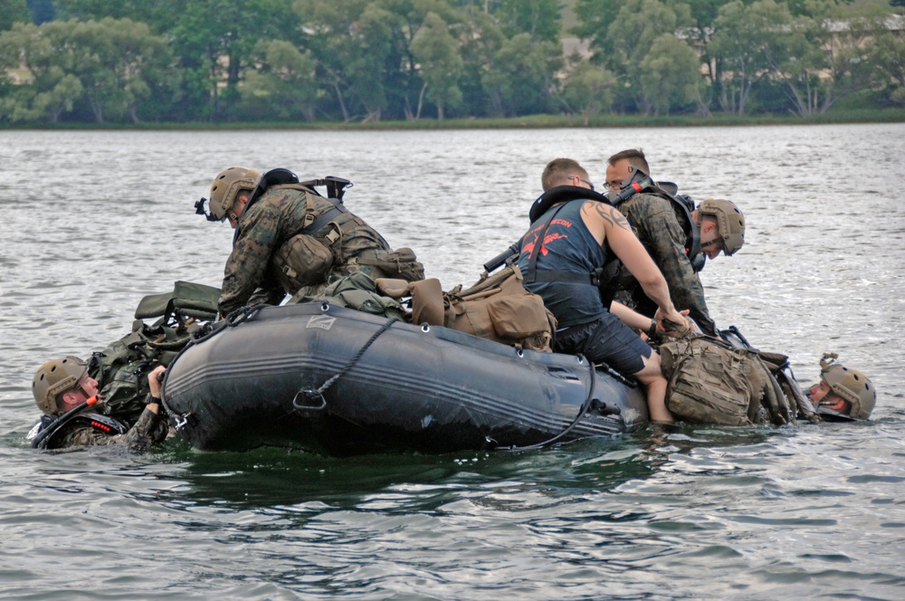 DVIDS - Images - Marine HELO CAST at Camp Grayling [Image 12 of 16]