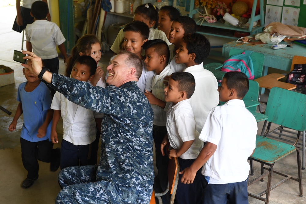 SPS 17 Sailors Participate at Community Relations Project at Honduran School