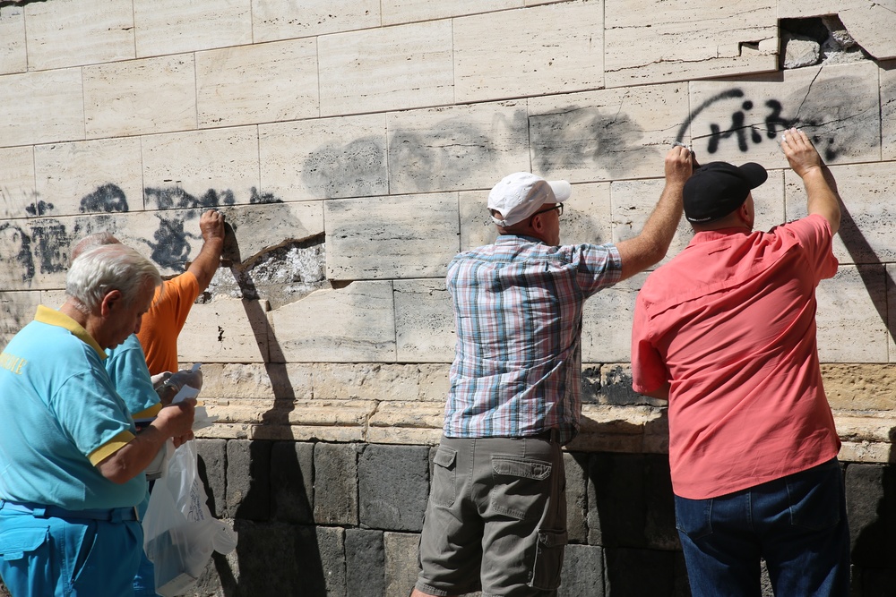 Marines and Sailors help restore War Memorial Park